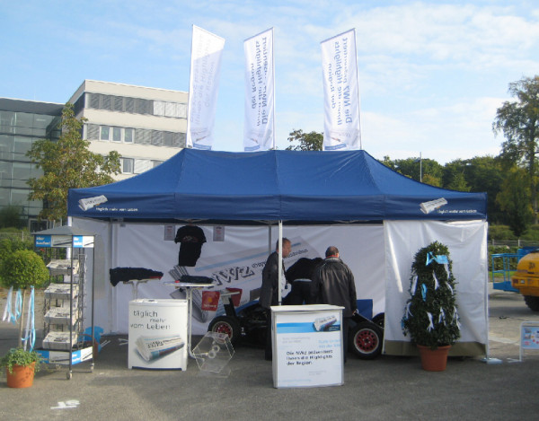 lambert-gmbh-goeppingen-faltzelte-zelte-marktzelte-gartenzelt-sonnenschutz-promotion-fahnen