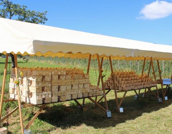 lambert-gmbh-goeppingen-marktsysteme-marktbedarf-holzstand-verkaufsstand-erdbeerfest