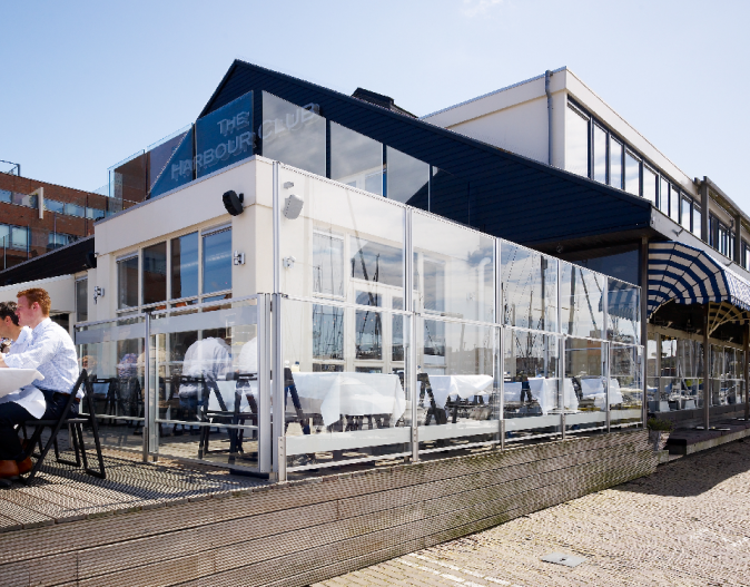 lambert-gmbh-goeppingen-sonnenschutz-windschutz-schiebefenster-gastronomie-silber